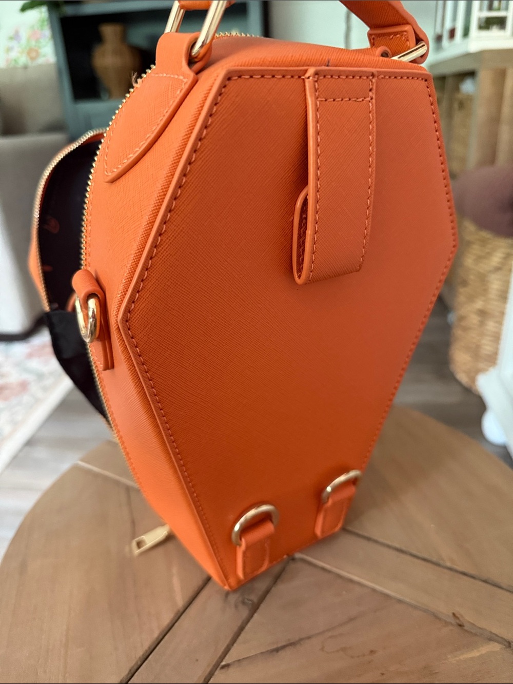 Coffin-Shaped Halloween Handbag with Jack-O'-Lantern Face - Picture 4 of 7